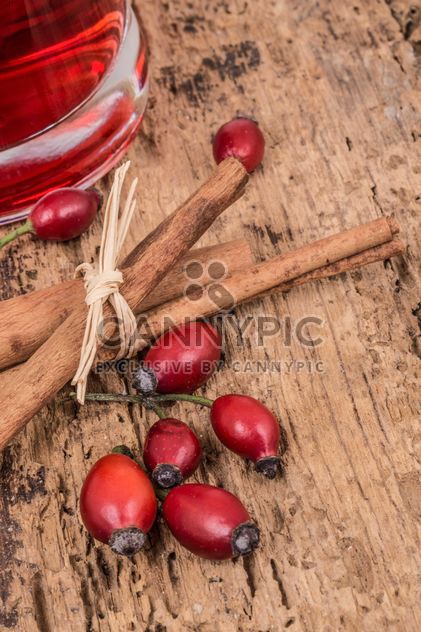 Rose hips and cinnamon - image gratuit #182933 