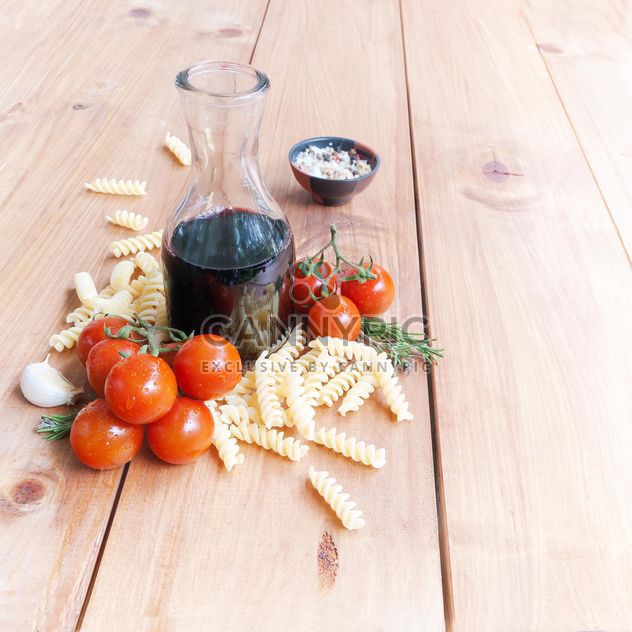 Pasta and vine - image #183343 gratis