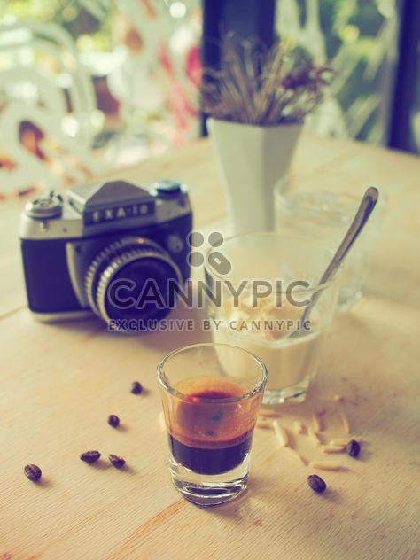 Affogato coffee and retro camera - image gratuit #186953 