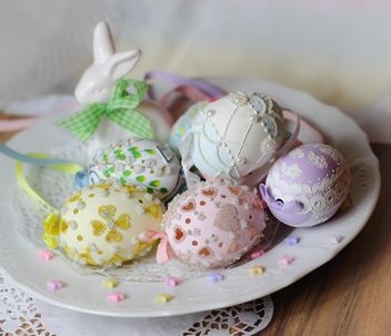 Easter eggs on plate - бесплатный image #187603