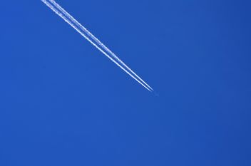 The trail from an airplane - image gratuit #200953 