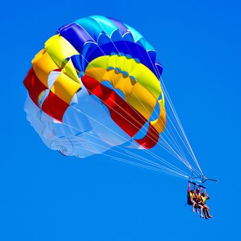 Extreme parachute flight - Kostenloses image #273943