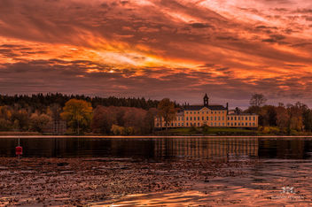 Ulriksdals Slott in fall and sunset - Kostenloses image #291283