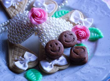 Tiny chocolate cookies still life - image gratuit #302503 