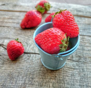 Strawberries in a bowl - Kostenloses image #330693