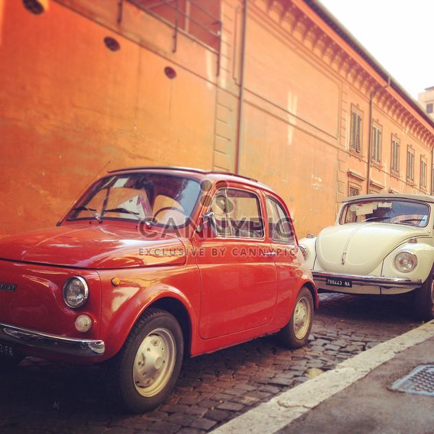 Old cars parked in street - image gratuit #331413 