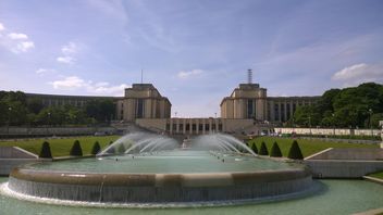 Water fountains of Tracadero in Paris - image gratuit #334223 