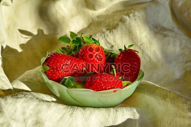 still life of strawberries - image gratuit #334273 