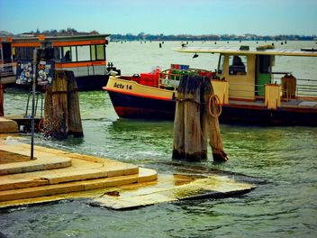 Boats on Venice channel - image gratuit #334983 