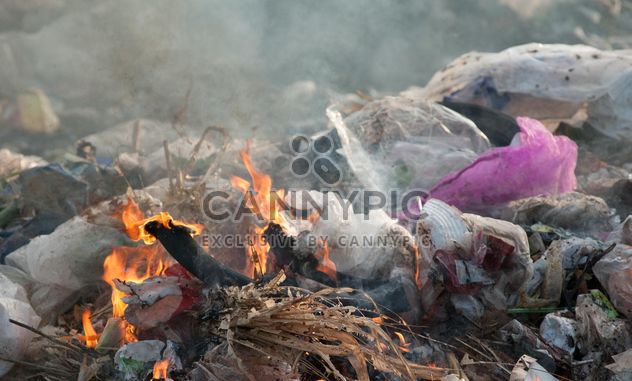 Pile of waste and trash - image #337513 gratis