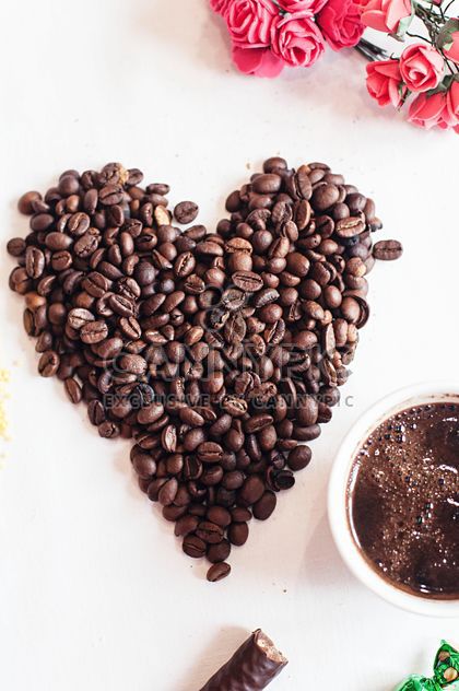 Coffee beans and cup of coffee - image gratuit #337893 