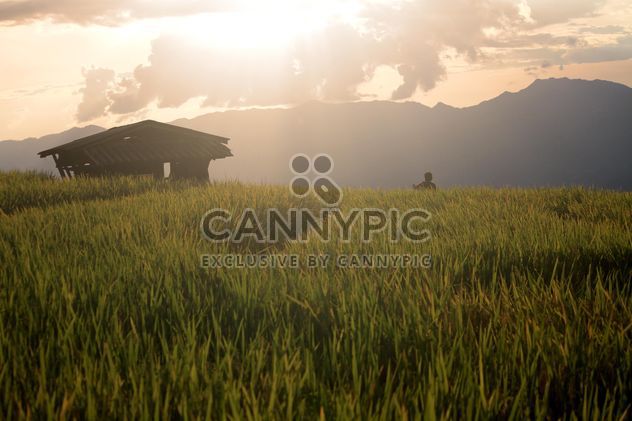 Hut in mountains at sunset - image gratuit #338503 