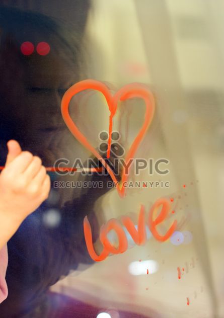 drawing hearts on the window - image #342873 gratis