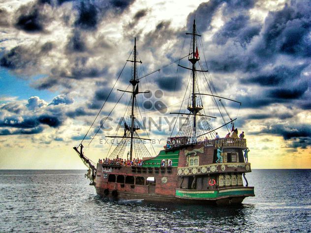 Pirate ship on the sea - image #344063 gratis