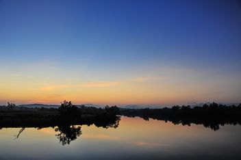 Morning sunrise on a lake - image gratuit #344233 