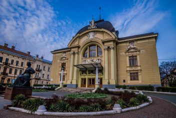 Music and Drama theater in Chernivtsi, Ukrainian - image #346593 gratis