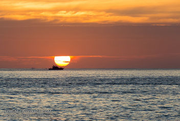 Fisherman boat at sunset XOKA9525b - image gratuit #409393 