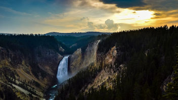Upper Yellowstone Falls - image #448523 gratis