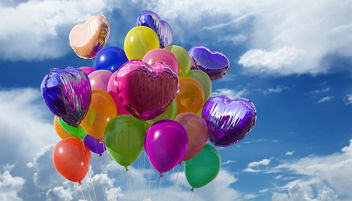 Colorful heart balloons - image #448883 gratis