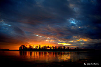 Sunset by iezalel williams - Isle of Pines in New Caledonia - IMG_3355 - Canon EOS 700D - image gratuit #461433 