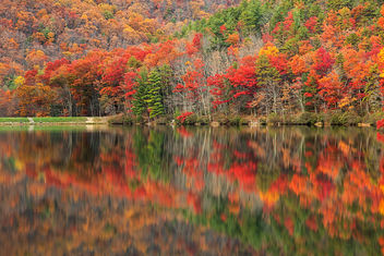 Autumn Reflections - Sherando Lake - image #464333 gratis