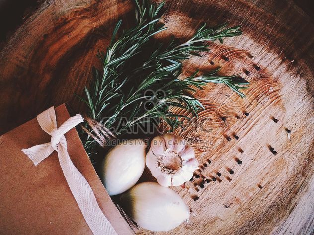 Onion, garlic and rosemary - бесплатный image #136243