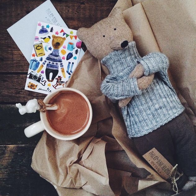 Toy bear and cup of hot cocoa - бесплатный image #136253