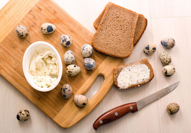 Quail eggs, Borodino bread with cheese curd - бесплатный image #182663