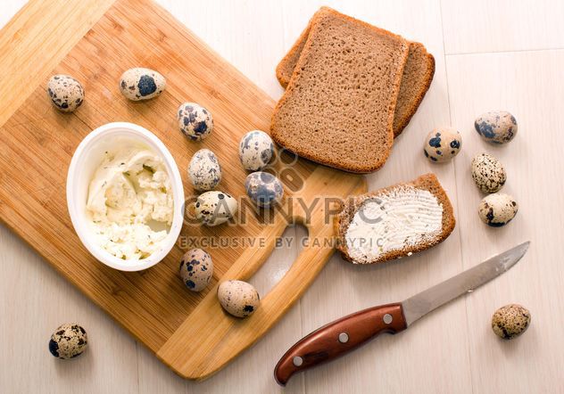 Quail eggs, Borodino bread with cheese curd - image #182663 gratis