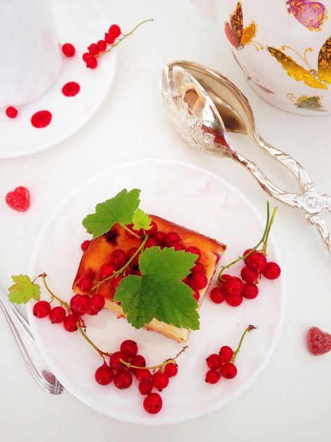 cheesecake with jelly with red currant berries - image gratuit #182683 
