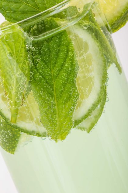 Soft drink with mint and lime - Kostenloses image #182963