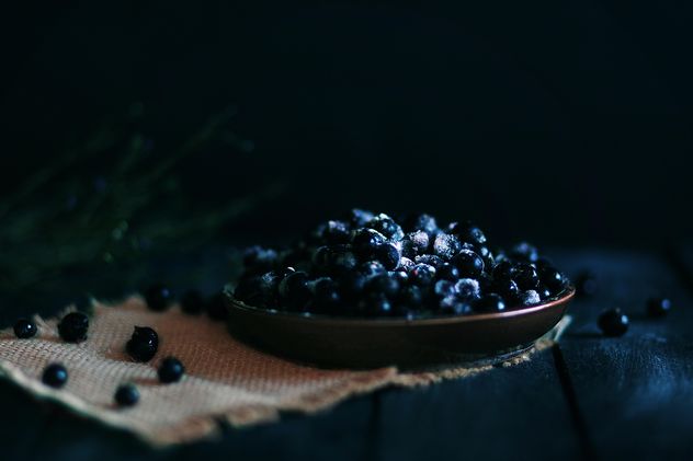 Fresh ripe blackberries in plate - image gratuit #183823 