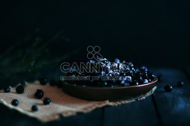 Fresh ripe blackberries in plate - image #183823 gratis