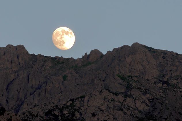 Landscape with full moon and mountains - бесплатный image #186033