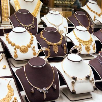 Showcase of jewelry store - image #186623 gratis