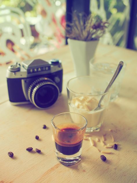 Affogato coffee and retro camera - бесплатный image #186953