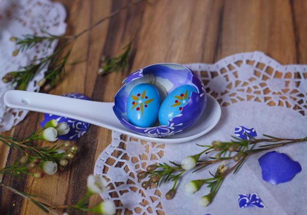 Painted Easter eggs in spoon - image gratuit #187523 