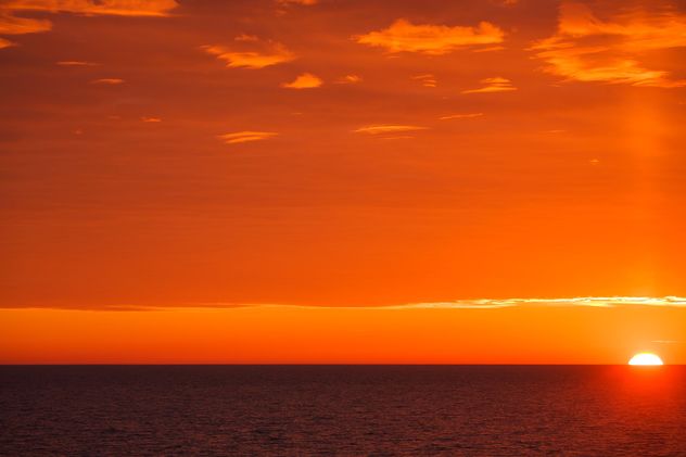 red sunset at sea - image gratuit #198573 