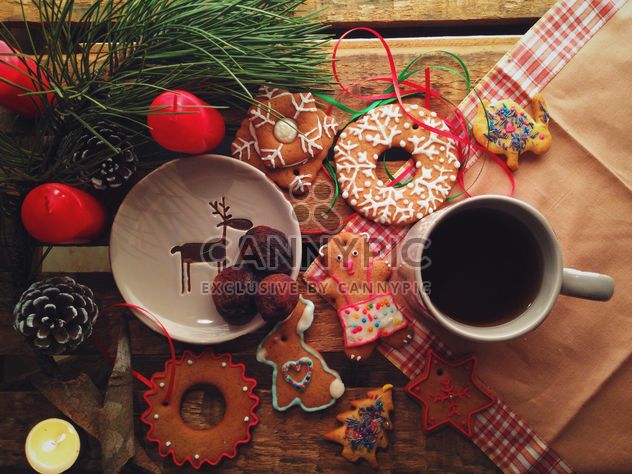 Christmas cookies and tangerines - image #198843 gratis