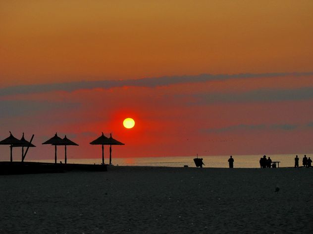 Silhouette at sunrise - image #271943 gratis