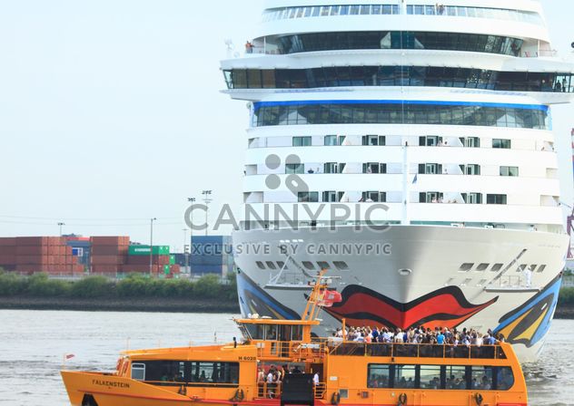 Cruise ship Aida Stella Starts from Hamburg - Kostenloses image #273733