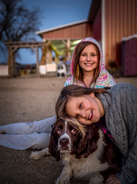 My Daughters with Schuster's Dog - image gratuit #294483 