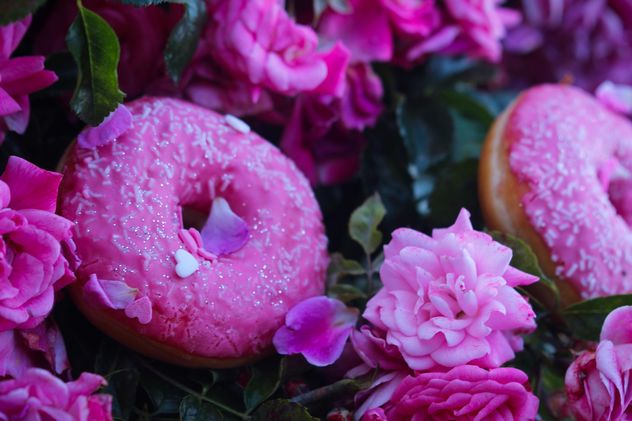 Pink decorated Doughnuts - бесплатный image #297573