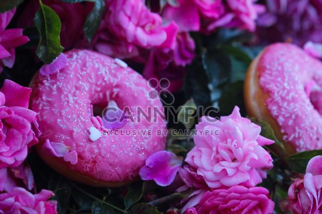 Pink decorated Doughnuts - бесплатный image #297573