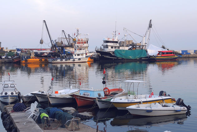 Turkey (Tekirdag) A charming fishing harbour - Kostenloses image #299153