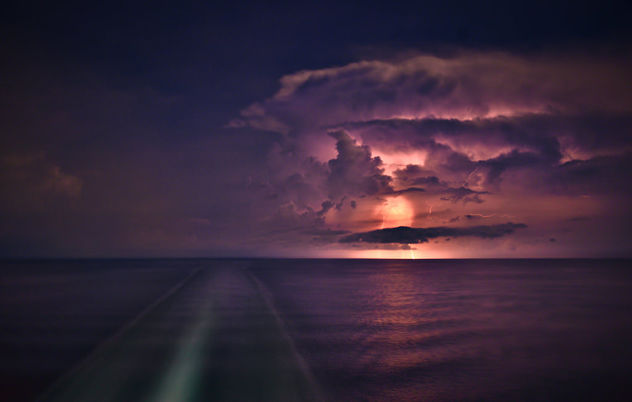 Fleeing the Storm - image #301093 gratis