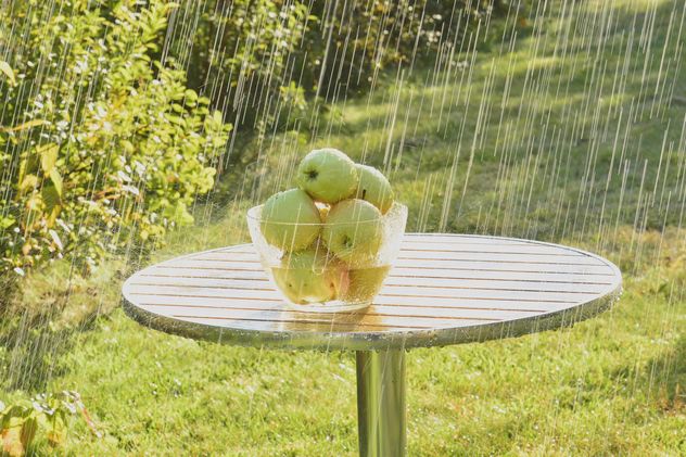 Summer rain and green apples - image #303273 gratis