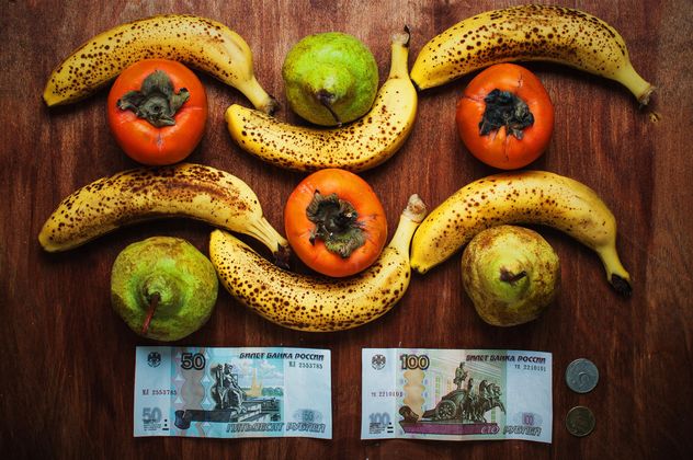 Bananas, pears and russian rubels - image gratuit #304613 