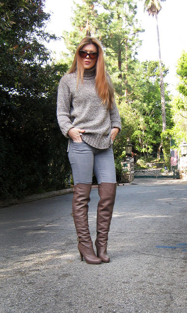 boots and jeans+over the knee boots with jeans+chunky knit sweater+red hair - image gratuit #314523 