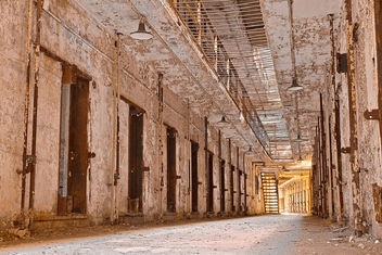 Glowing Prison Corridor - HDR - Kostenloses image #324783